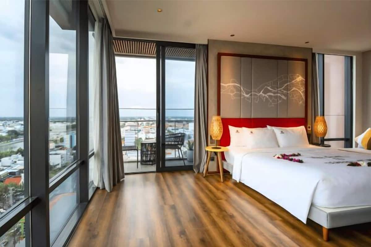 Sengetøy av topp kvalitet, memory foam-senger, minibar og safe på rommet