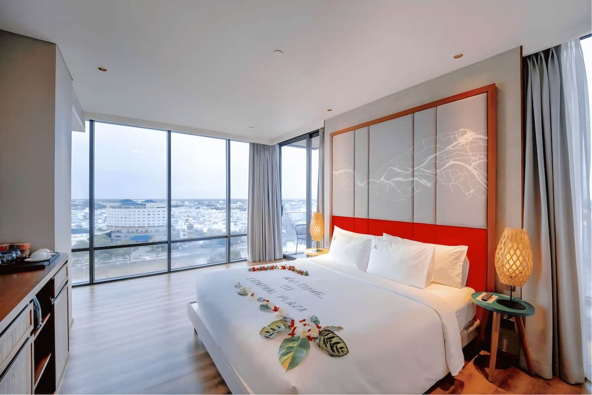 Deluxe Double with City View | Sengetøy av topp kvalitet, memory foam-senger, minibar og safe på rommet