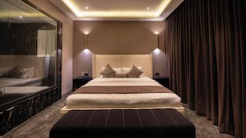 Minibar, free WiFi, bed sheets