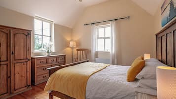 3 Schlafzimmer, Reisekinderbett, Internetzugang, BettwÀsche