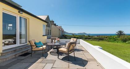 Cosy two bedroom cottage in Waterville with sea views