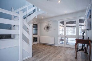 32-Zoll-Flachbildfernseher mit Kabelempfang