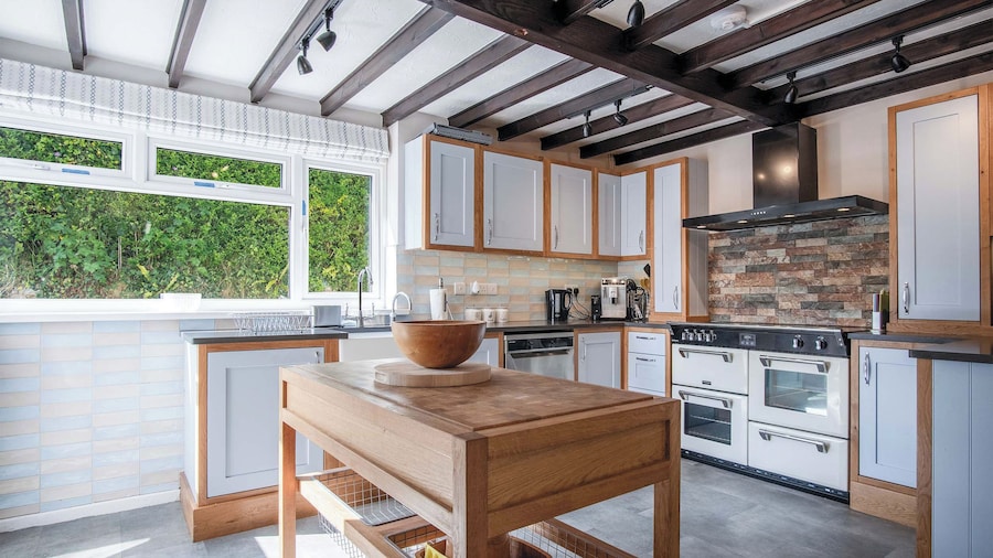 Bryn View – 5 Bedroom Holiday Home – Oxwich