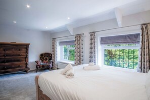 5 bedrooms, free WiFi, bed sheets
