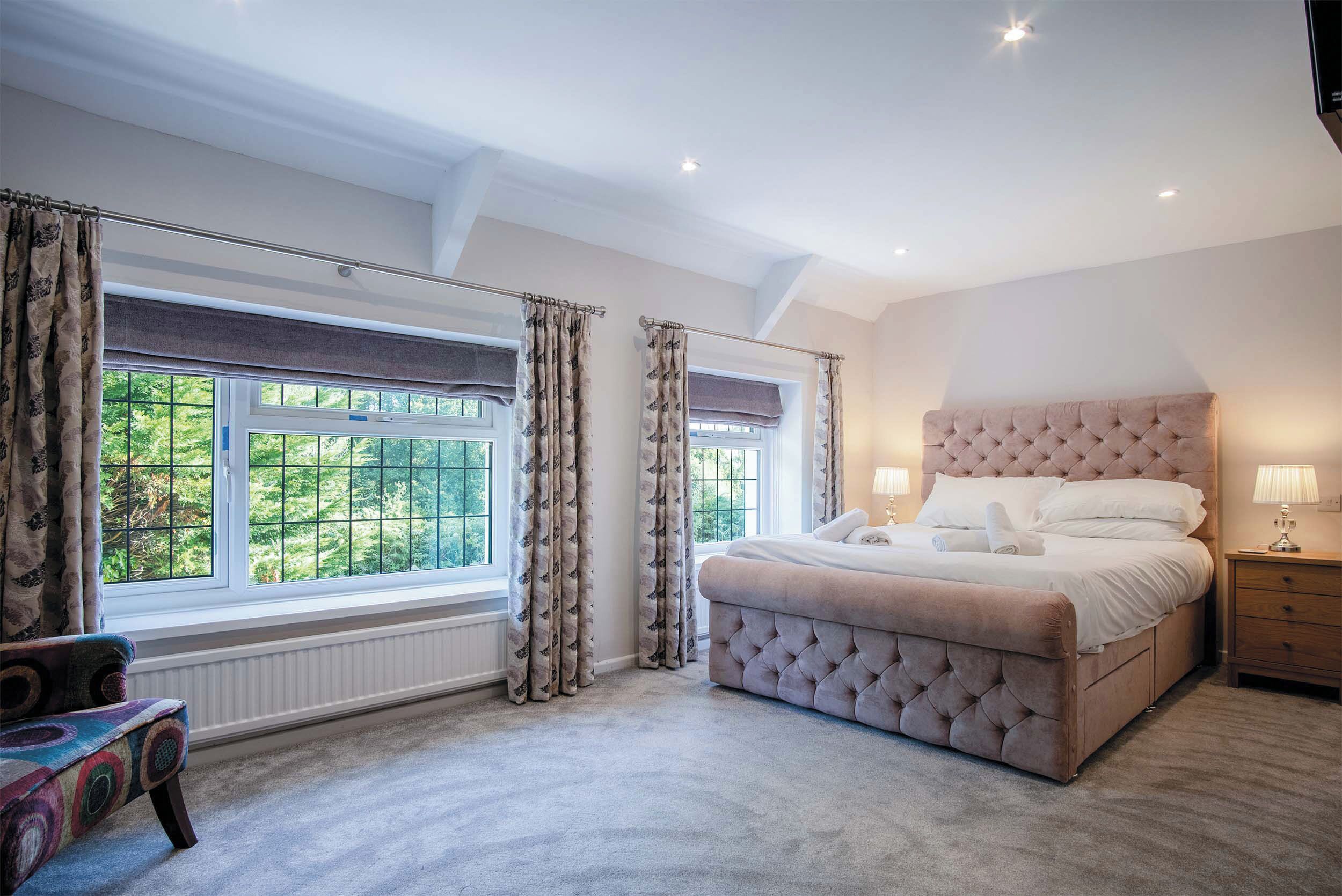 5 bedrooms, free WiFi, bed sheets