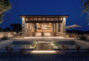 Outdoor dining - Mellow Pool Suite with Sea View by Meraviglia Slow Living Meraviglia Slow Living (Preveza)