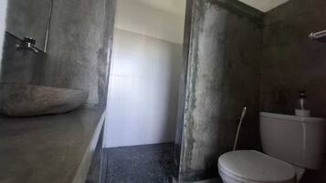 Ducha, toallas, jabón