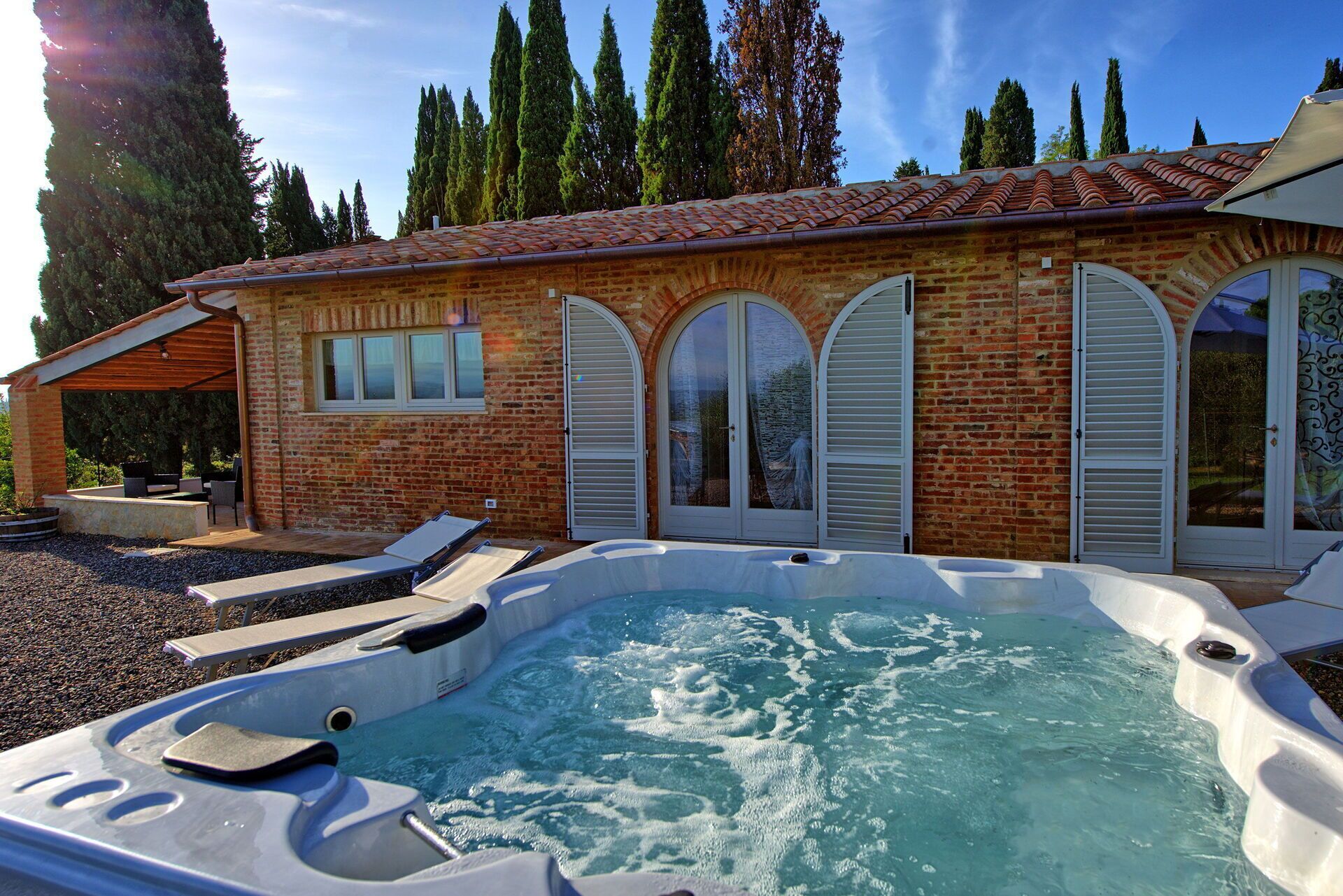 Bain à remous extérieur