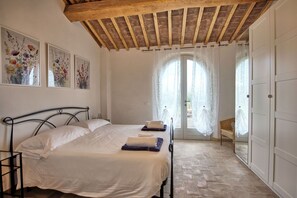 2 Schlafzimmer, Bügeleisen/Bügelbrett, Reisekinderbett, kostenloses WLAN