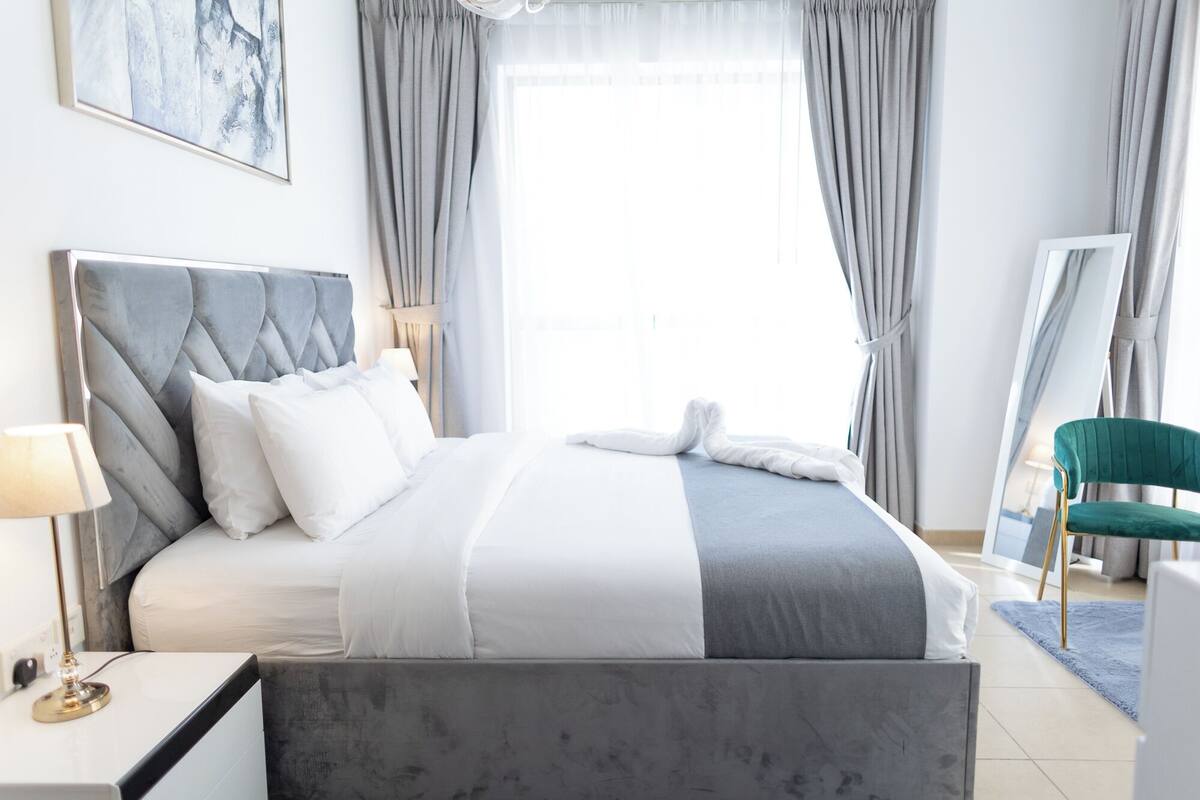 Deluxe Apartment, 1 Bedroom, Balcony, Marina View | Blackout curtains, iron/ironing board, free WiFi