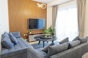 Departamento Deluxe, 2 habitaciones, balcón, vista a la marina | Cortinas blackout, tabla de planchar con plancha y wifi gratis 