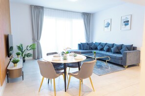 1 soverom, blendingsgardiner, strykejern/-brett og wi-fi (inkludert)