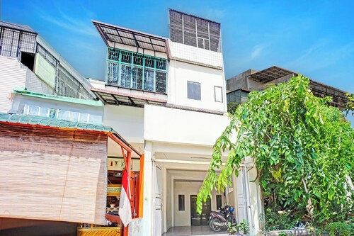 Hotel O Mandala Near Universitas Negeri Medan ( UNIMED )