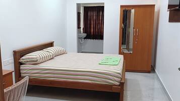 Family Double Room, Balcony | Desk, laptop workspace, rollaway beds, free WiFi