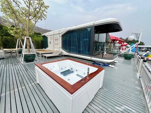 Family Room, River View