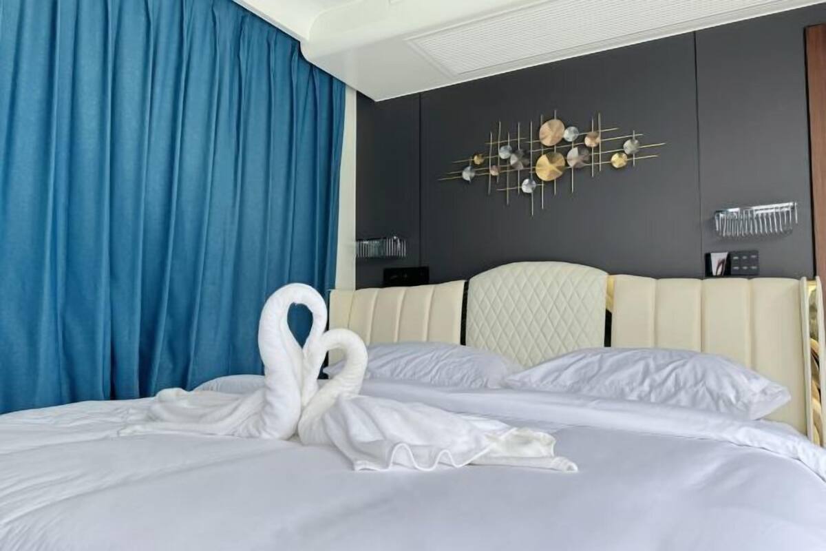Desk, free WiFi, bed sheets