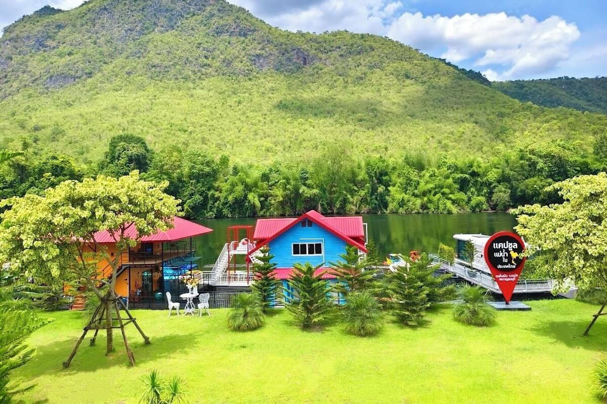 Deluxe Double Room, River View | Desk, free WiFi, bed sheets