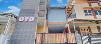 斯塔西翁特加尔酒店，靠近阿伦阿伦，前身为阿米拉旅馆