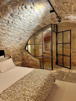 3 Schlafzimmer, Schreibtisch, Bügeleisen/Bügelbrett, Reisekinderbett
