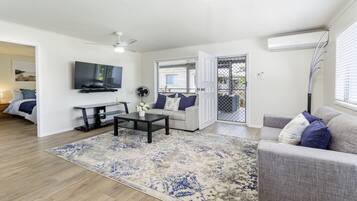 2 bedrooms, iron/ironing board, free WiFi, bed sheets