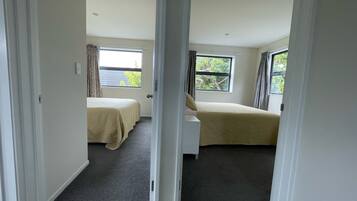 2 bedrooms, desk, iron/ironing board, free WiFi