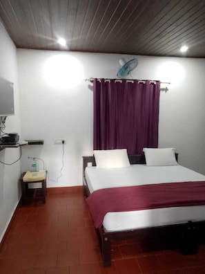 Free wired internet - Humble Nest Coorg (Somvarpet)