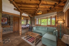 43-inch flat-screen TV with cable channels - Echor Hill Farm Cottages Palampur (Palampur)