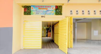 Hotel O Alun-Alun Purwokerto Near Gor Satria Purwokerto Formerly Guest House Blessing