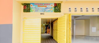 Hotel O Alun-Alun Purwokerto Near Gor Satria Purwokerto Formerly Guest House Blessing