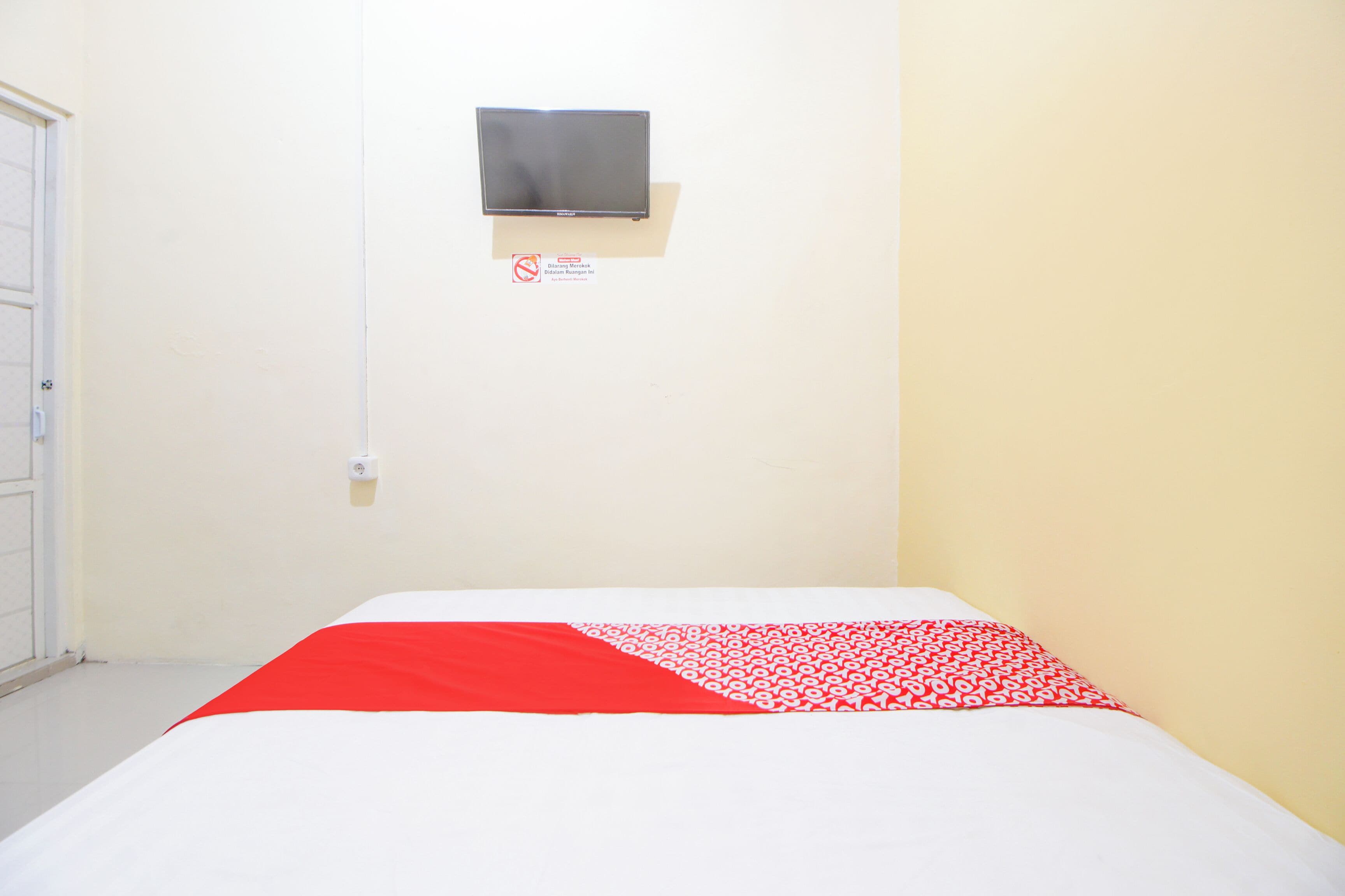 Photo - Hotel O Alun-Alun Purwokerto Near Gor Satria Purwokerto Formerly Guest House Blessing
