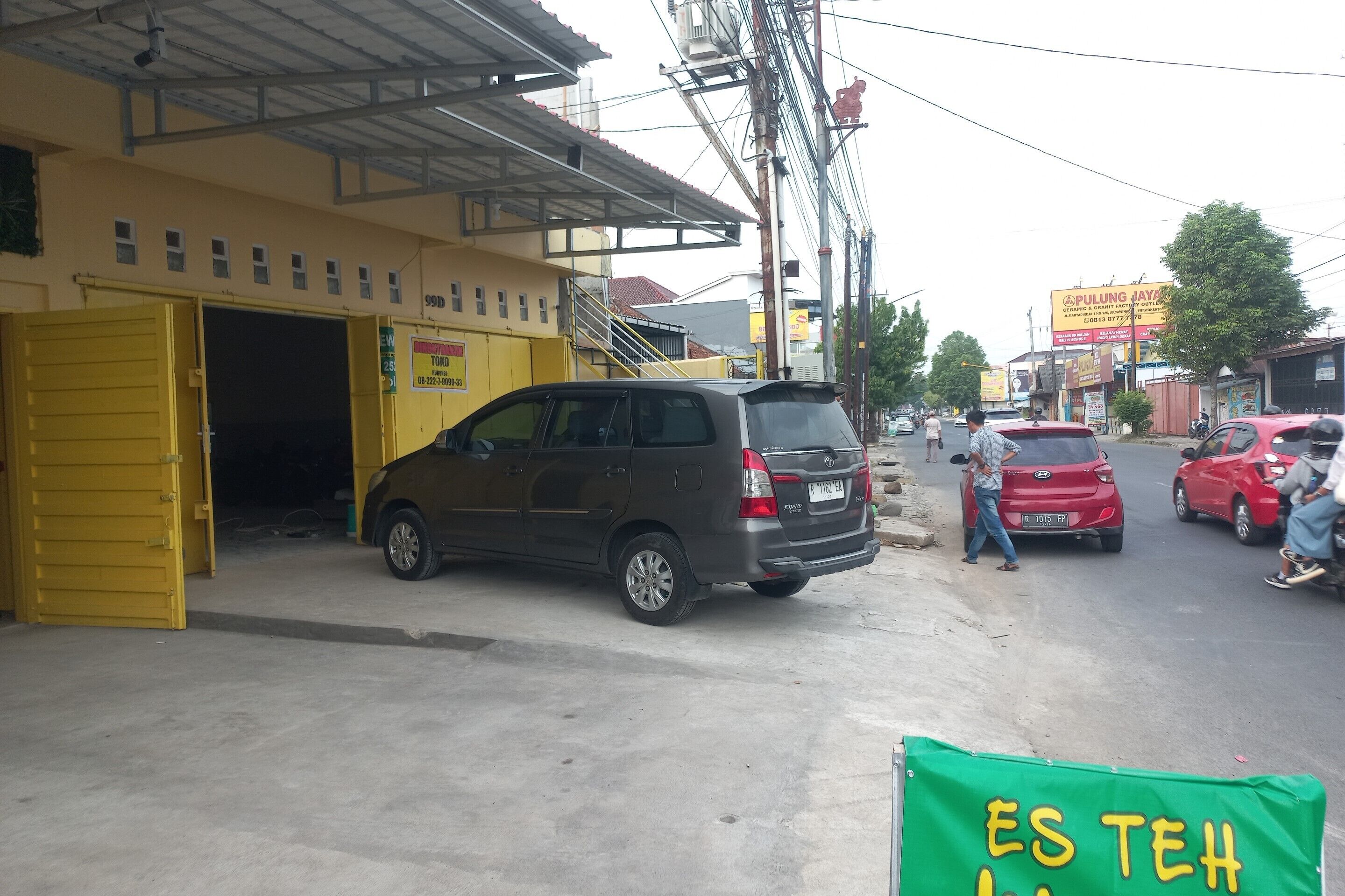 Photo - Hotel O Alun-Alun Purwokerto Near Gor Satria Purwokerto Formerly Guest House Blessing