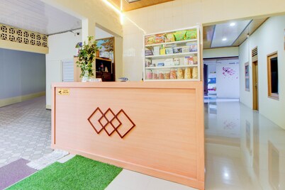 Hotel O Alun-Alun Purwokerto Near Gor Satria Purwokerto Formerly Guest House Blessing