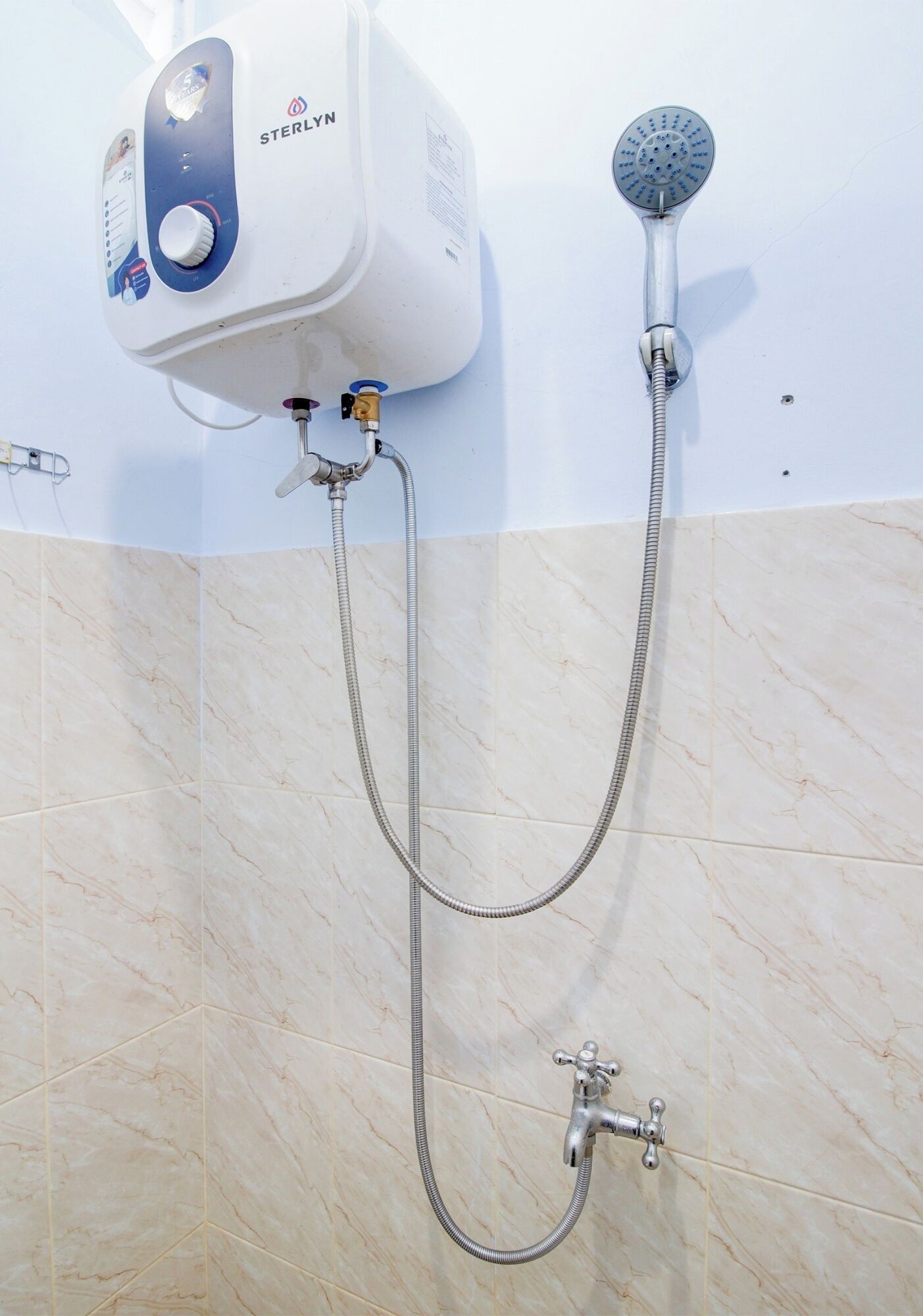 Photo - Hotel O Alun-Alun Purwokerto Near Gor Satria Purwokerto Formerly Guest House Blessing