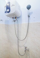 Ducha, toallas, jabón, shampoo