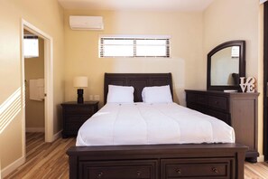 4 bedrooms, iron/ironing board, free WiFi, bed sheets