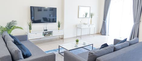 Deluxe Apartment, 1 Bedroom, Balcony, Marina View | Blackout curtains, soundproofing, iron/ironing board, free WiFi