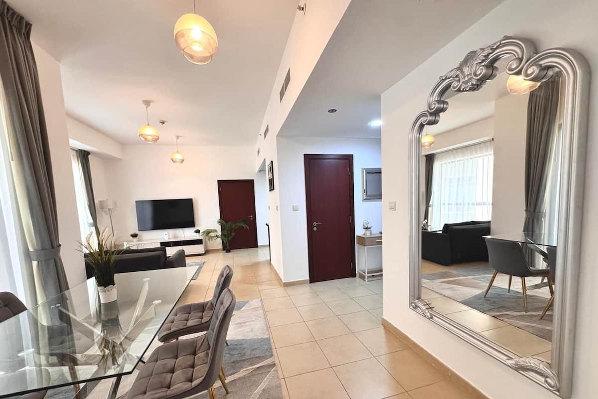 Deluxe Apartment, 1 Bedroom, Balcony, Marina View | Blackout drapes, soundproofing, iron/ironing board, free WiFi