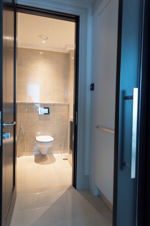 Luxury Apartment, River View | Bathroom | Separate tub and shower, hair dryer, towels