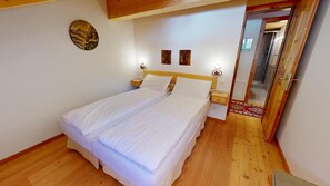 3 chambres, bureau, Wi-Fi gratuit, draps fournis