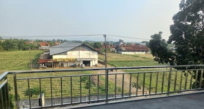 Super OYO Capital O Guest House Kpri Sejahtera