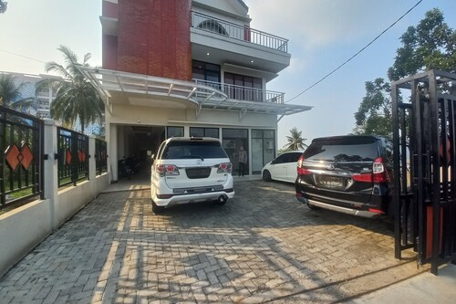 Capital O Guest House Kpri Sejahtera