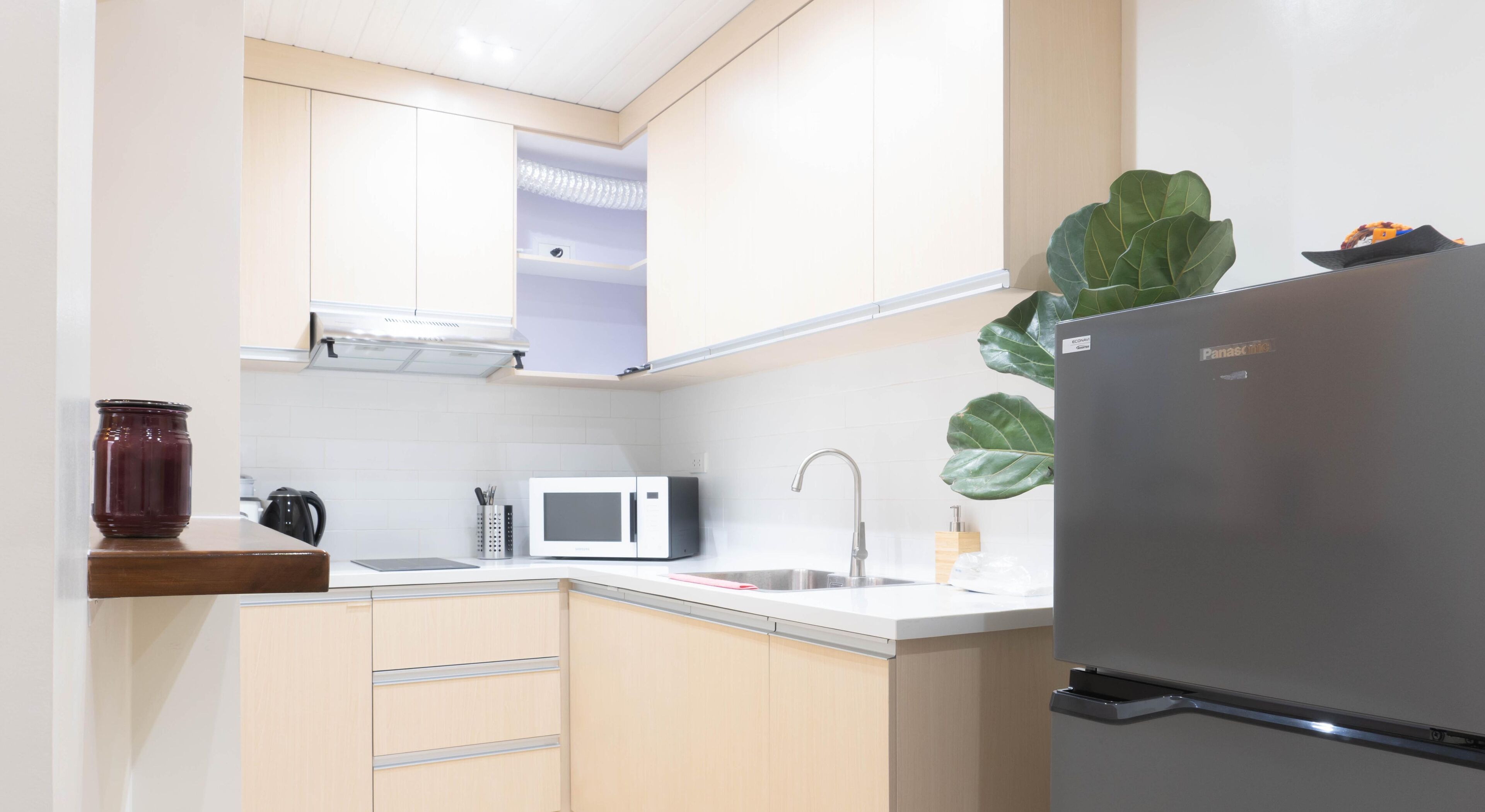 Fridge, microwave, stovetop, electric kettle