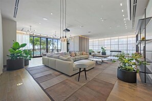 テレビ、書斎 / ワークスペース