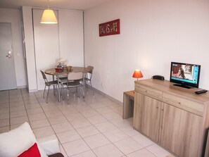 Interior - Cap Med by Interhome (Le Grau du Roi)