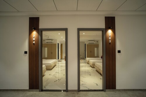 HOTEL THE MANSION-Deralakatte mangalore