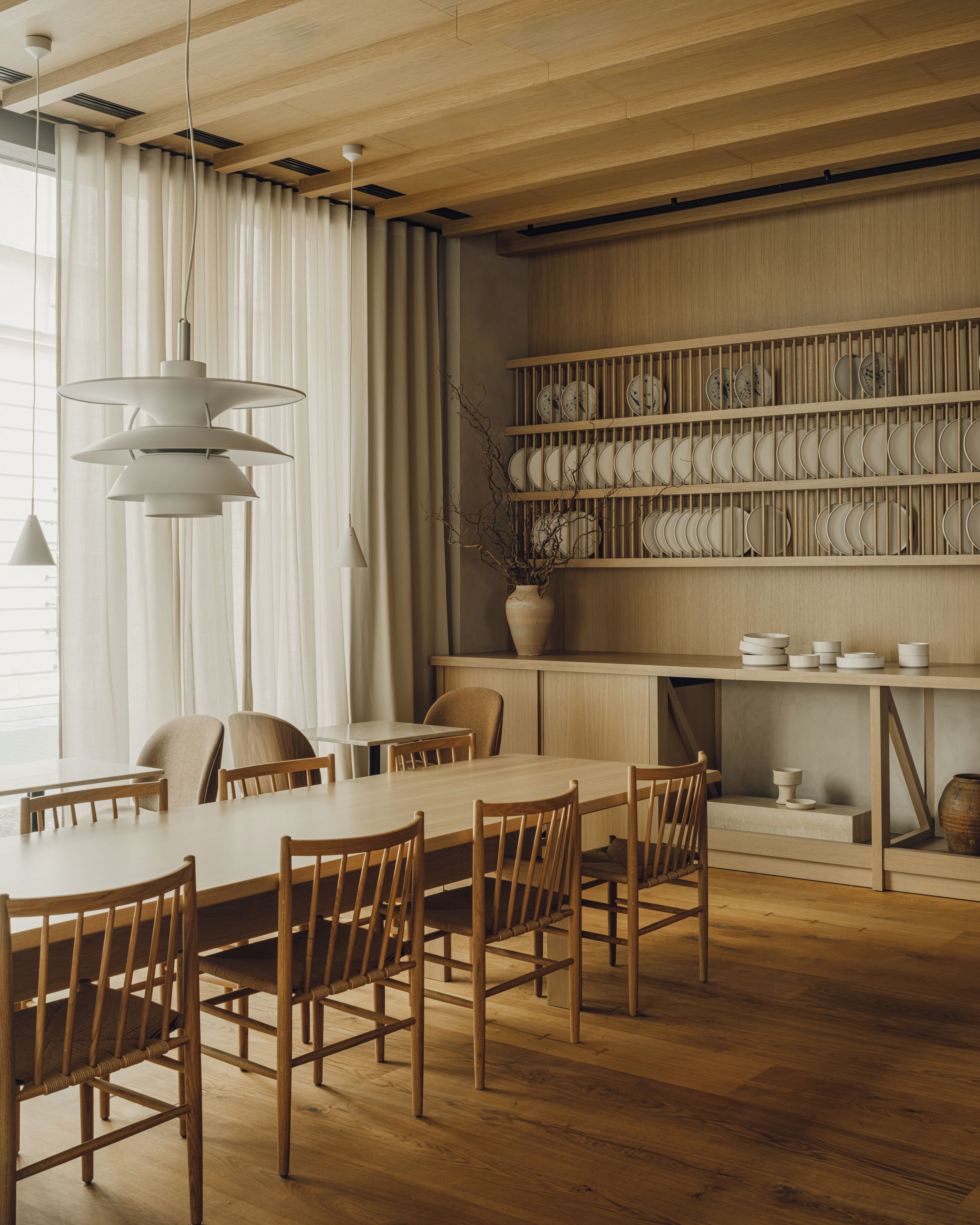 Daily cooked-to-order breakfast (PLN 119 per person)