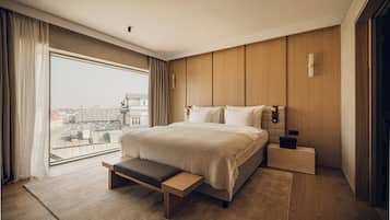 1 bedroom, in-room safe, desk, laptop workspace