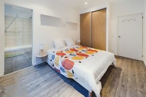 3 soverom, strykejern/-brett, wi-fi og sengetøy