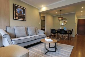 Téléviseur, bureau