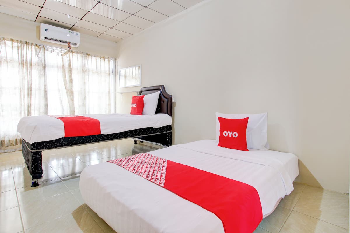 Deluxe Twin Room | Free WiFi, bed sheets